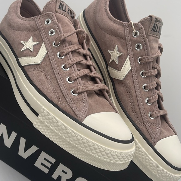 Converse Men’s Mauve Low-Top Sneakers A09461C
STAR PLAYER 76 OX
BITE THE DUST/EG - Picture 6 of 16